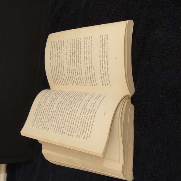 VERY USED NEW MOON PAPERBACK BOOK 2ND BOOK IN TWILIGHT SERIES HAS WEAR - Picture 12 of 15